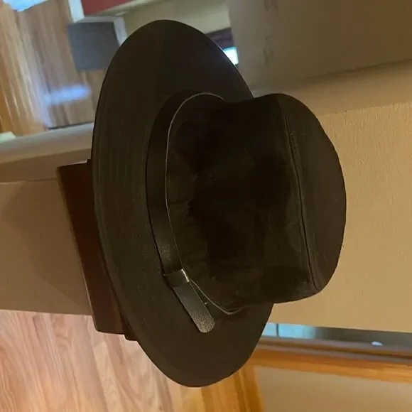 Black Cowboy Hat with black pleather band - Picture 2 of 6
